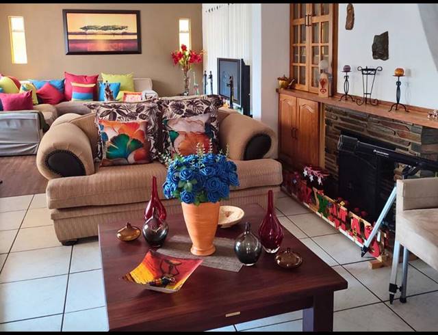 3 BEDROOM HOUSE FOR SALE IN VAN RIEBEECK PARK